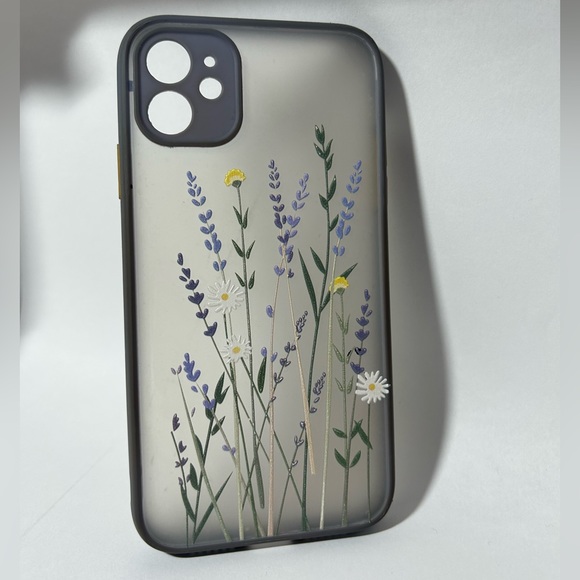 Amazon Iphone 11 phone case flower design - Picture 7 of 7